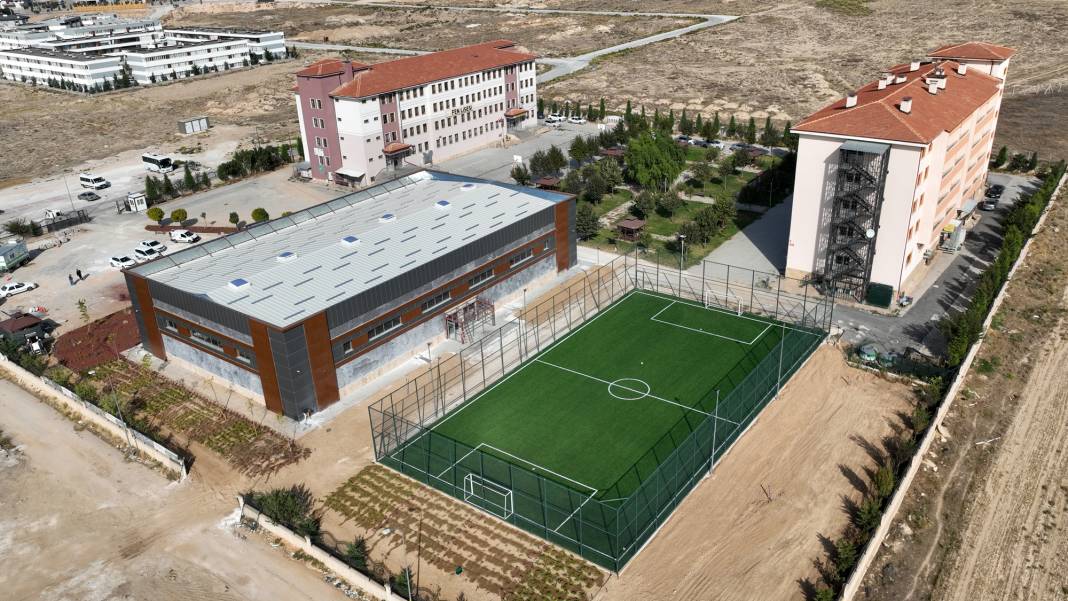 Konya’da bir okula modern spor tesisi kazandırılıyor! Açılış için gün sayıyor 2